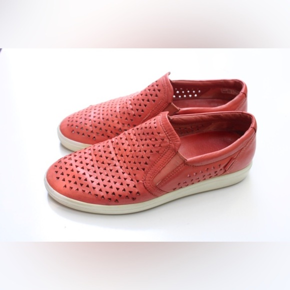 Ecco soft slip on shoes - Picture 2 of 16